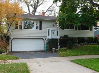 399 Weidner Rd, Buffalo Grove, IL 60089