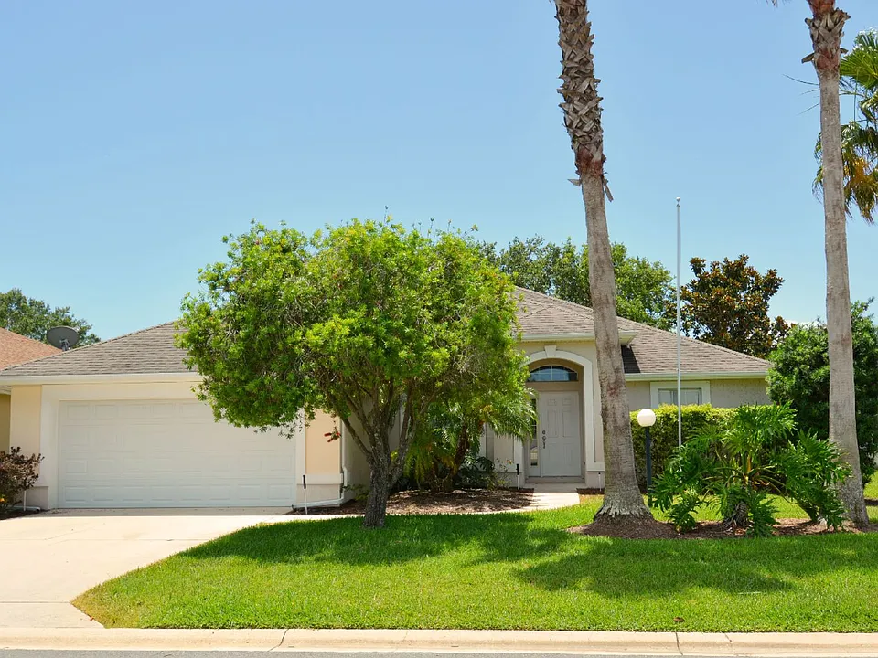 957 Windward Way