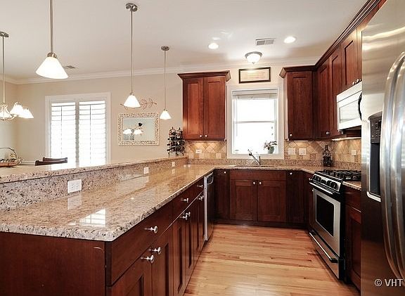 4th image of 4332 N Ashland Ave APT 1