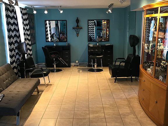 3rd image of 237 W Illinois Ave