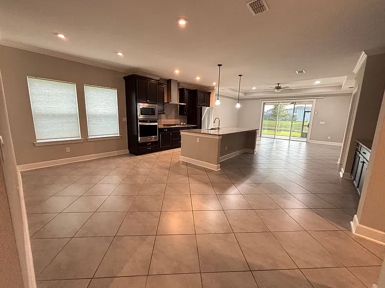 212 Willow Creek Ct — Photo 11