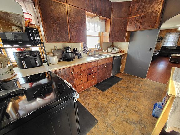 5th image of 935 W 4th St