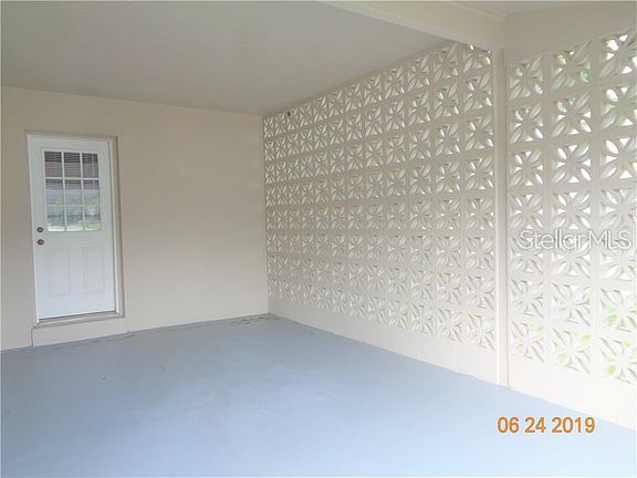 3rd image of 1011 Saxon Blvd