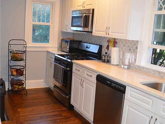 5th image of 825 Thomas Ave