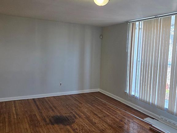 4th image of 2037 Napfle St