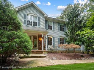 16 Oakland Mills Rd, Manalapan, NJ 07726