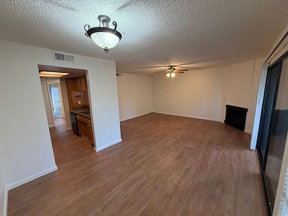 4th image of 2404 Larkspur Ln APT 258