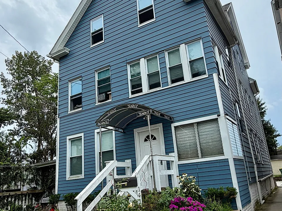 14 Kenyon St #3