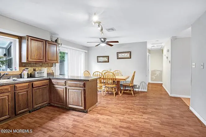 406 Chamberlain St — Photo 4