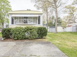 60 Debby Ln, Raynham, MA 02767