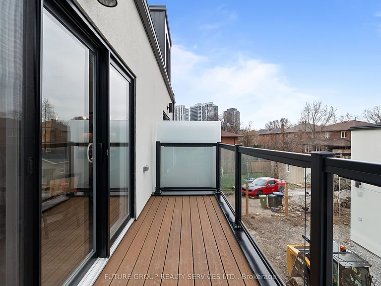 34 Poplar Ave #4 — Photo 16