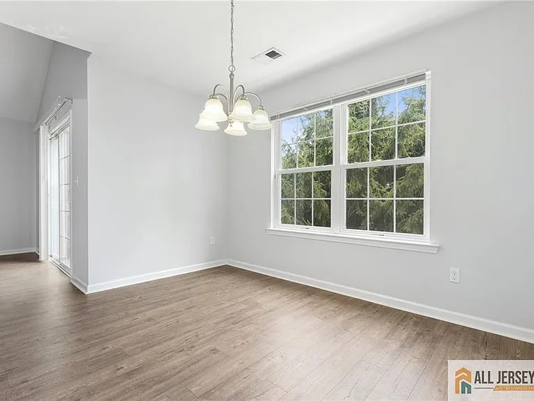 2602 Cypress Ln — Photo 17