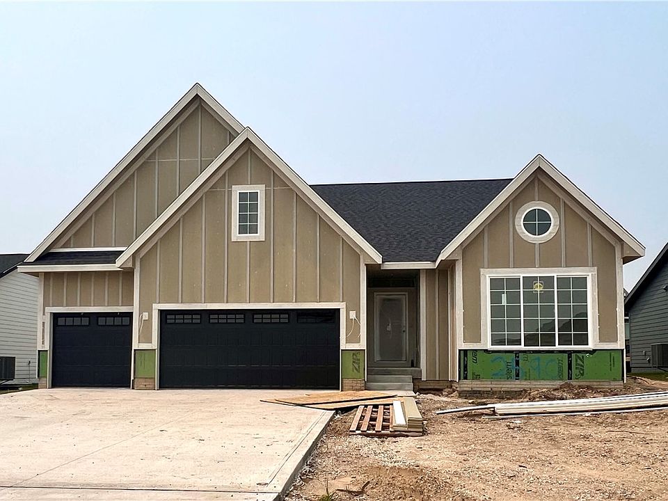 1st image of 2590 Abbott Dr
