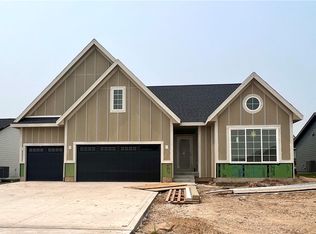 2590 Abbott Dr, Waukee, IA 50263
