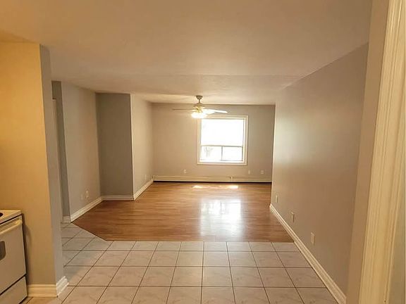 2nd image of 118 Lake St #6