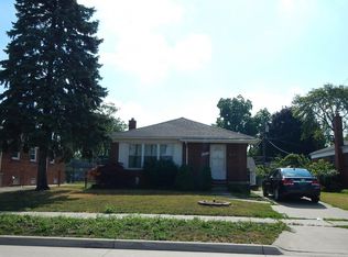 26612 Groveland St, Roseville, MI 48066