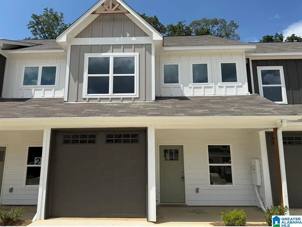 3 bed, 2.5 bath, 1612 sqft, $1,800 — Photo 3