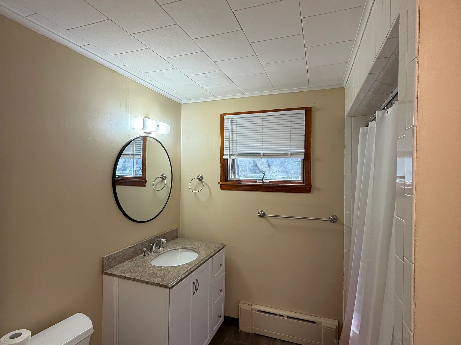 3 bed, 1.5 bath, 1344 sqft, $1,500 — Photo 2