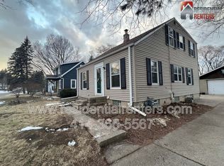 10918 W Wells St, Wauwatosa, WI 53226