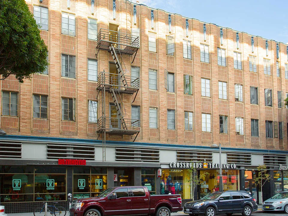 Vintage at 425 Broadway