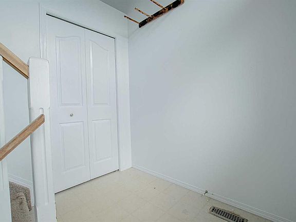 3rd image of 8005 W Westpointe Dr