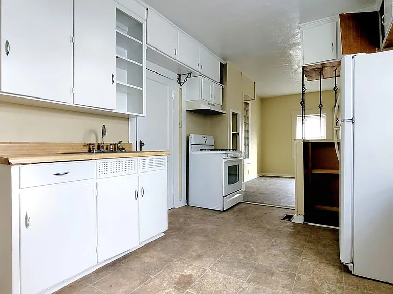 1819 S Taylor St — Photo 7