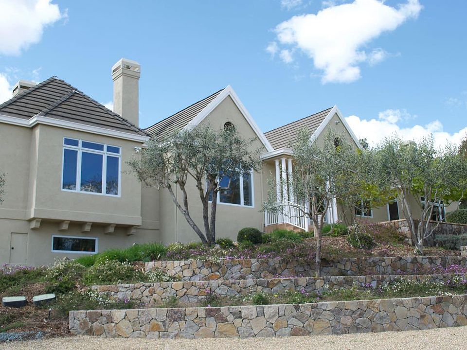 1st image of 5 Tonya Ln