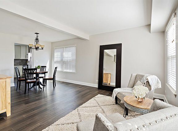 3rd image of 3010 Turnberry Ln