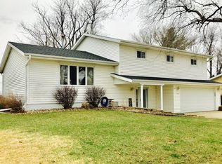 1512 Cantebury Cir, Grundy Center, IA 50638