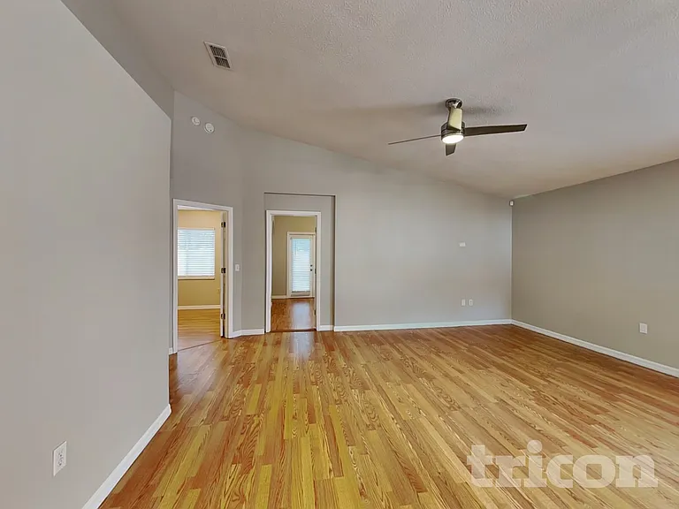 11008 Millbury Ct — Photo 3