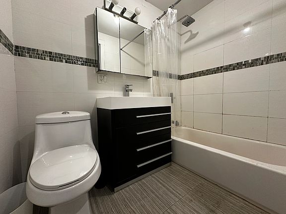 4th image of 105 Troutman St APT 1A