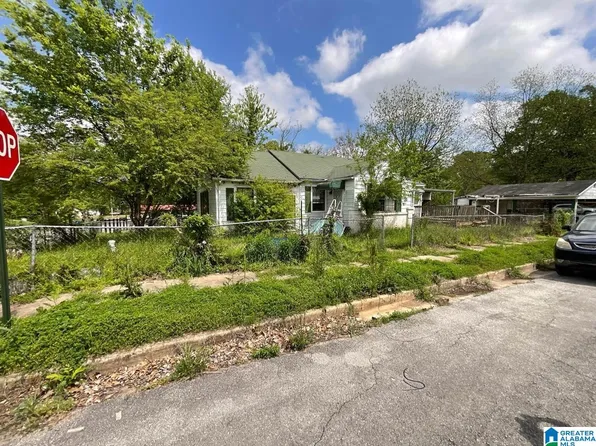 201 9th St, Sheffield, AL 35660