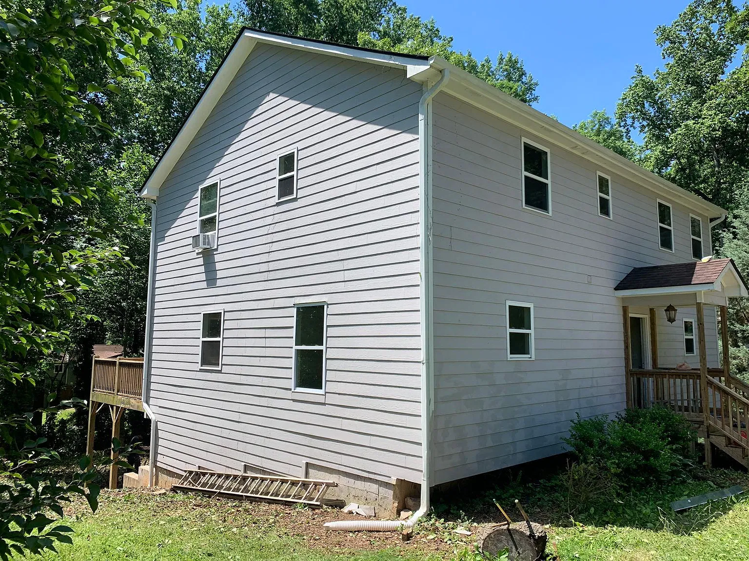 4 bed, 2541 sqft, $2,380 — Photo 2
