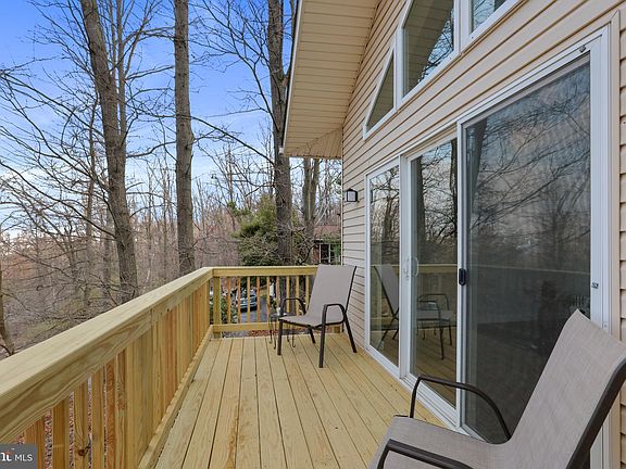3rd image of 304 Wren Ln