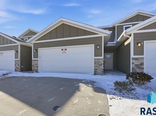 9212 W Ark Pl, Sioux Falls, SD 57106