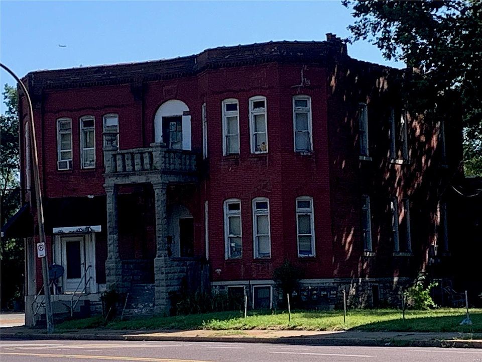 1st image of 7820 N Broadway