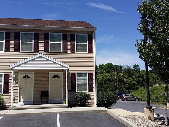 3rd image of 75 S Reber St #18