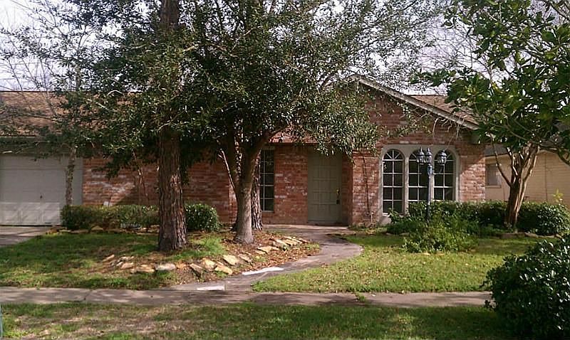 1st image of 15807 Bougainvilla Ln