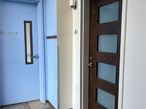 4th image of 112 E Clay St APT 4D