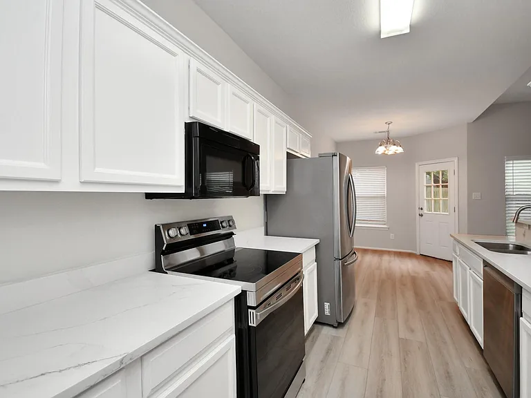24118 Wild Horse Ln — Photo 24