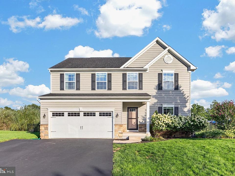 1st image of 15 Blue Ridge Dr