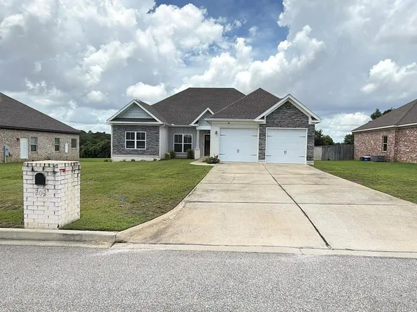 202 Cabrio Way, Headland, AL 36345