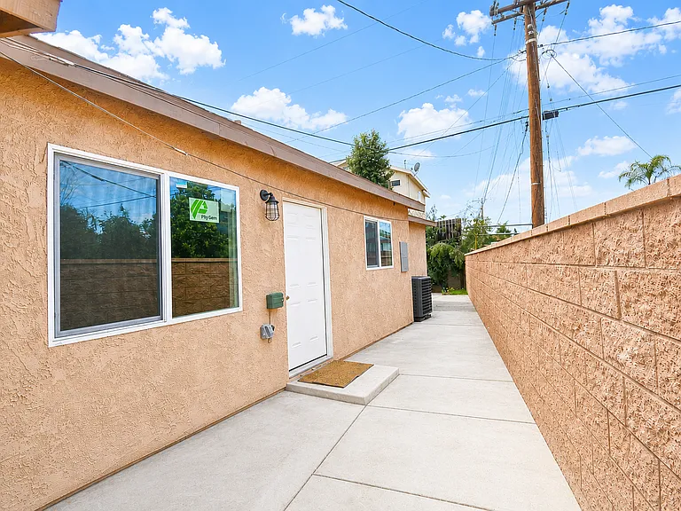 15600 Country Club Dr — Photo 1