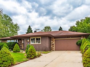 2111 Briarwood Ave, Hanover Park, IL 60133