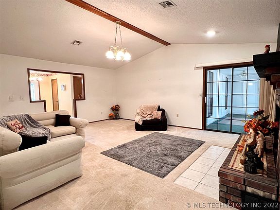 4th image of 341 SE 17th St E