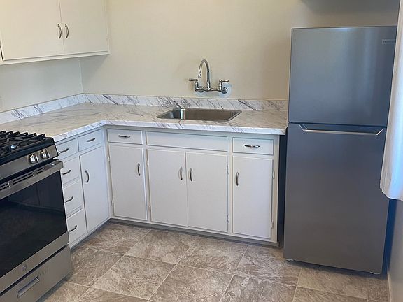 5th image of 1415 El Camino Real #11