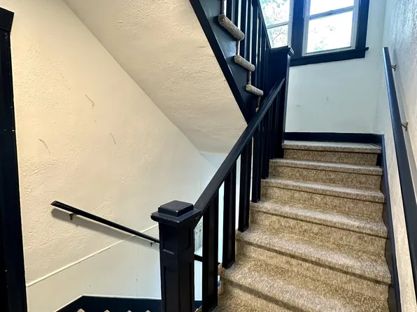 4205 Kenwood Ave, Kansas City, MO 64110