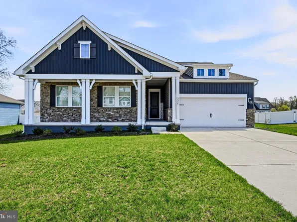 220 S Ridge Brook Dr, Felton, DE 19943