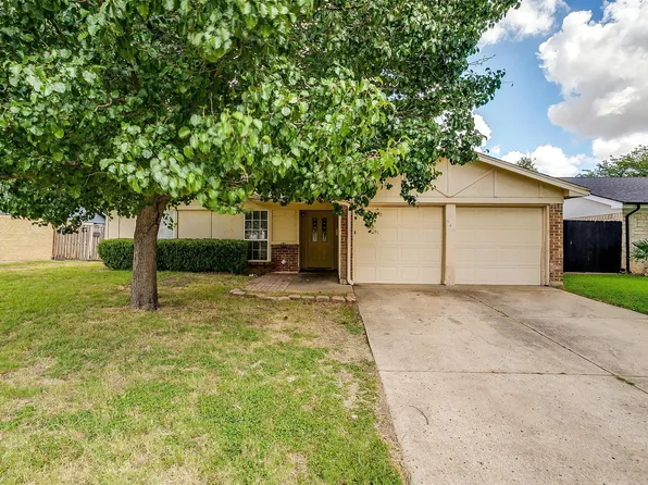 540 Edwards Dr, Saginaw, TX 76179