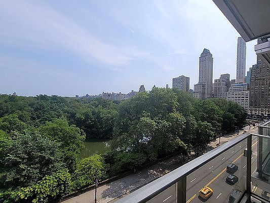 4th image of 40 Central Park S #9D